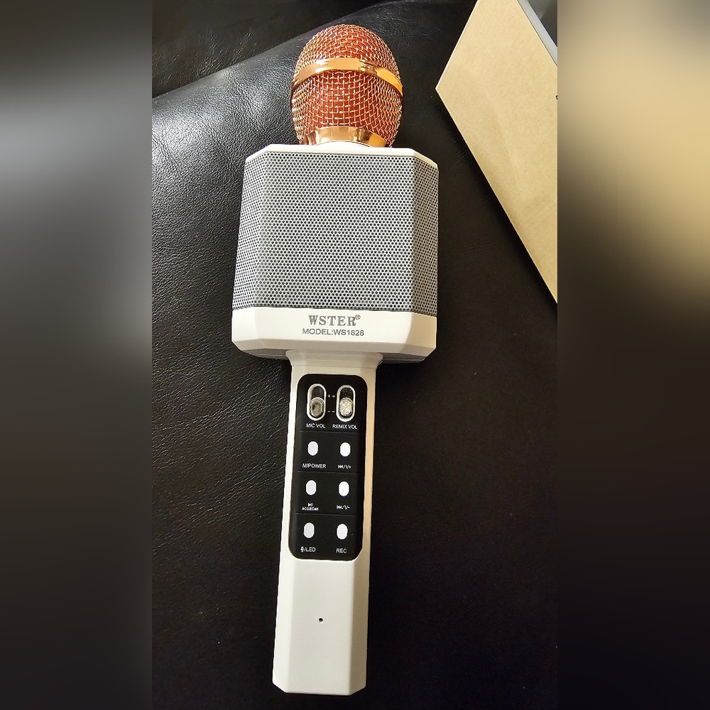Wireless Karaoke Microphone Bluetooth Brand New in Box White with Rose Hold - Picture 7 of 10